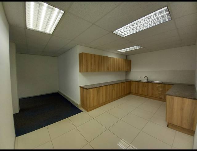 360M² OFFICE TO LET IN BRYANSTON